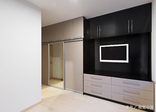 去选“定制衣柜”，，，带了设计师闺蜜，，，4个问题“问倒”商家